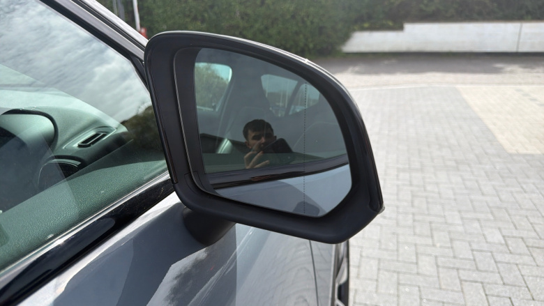 Volvo Xc40 1.5 T5 Recharge PHEV R DESIGN Pro 5dr Auto Estate